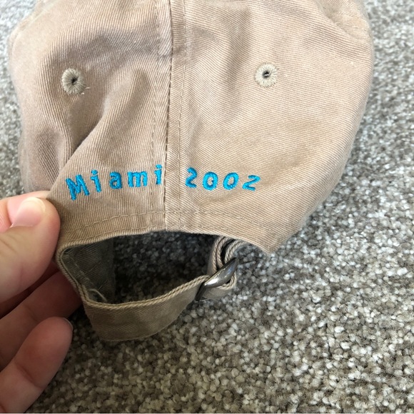 VENUS WILLIAMS TENNIS MEMORABILIA SIGNED NASDAQ-100 HAT & OTHER - Picture 4 of 6